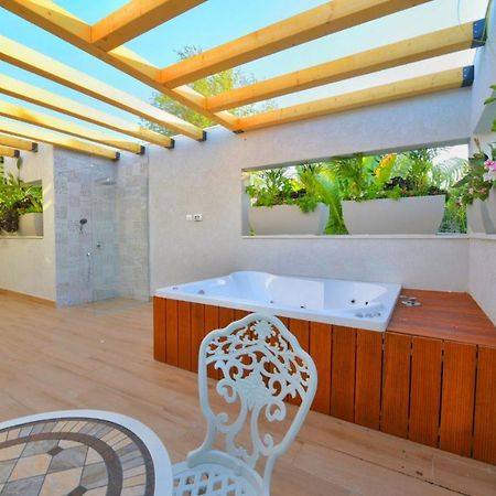 Shani House Of Style Seatara Villa 엘라트 외부 사진